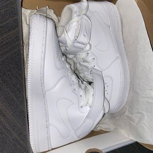 Brand new Nike Air Force 1 mid ‘07.  Only tried in once.  Never worn outside.